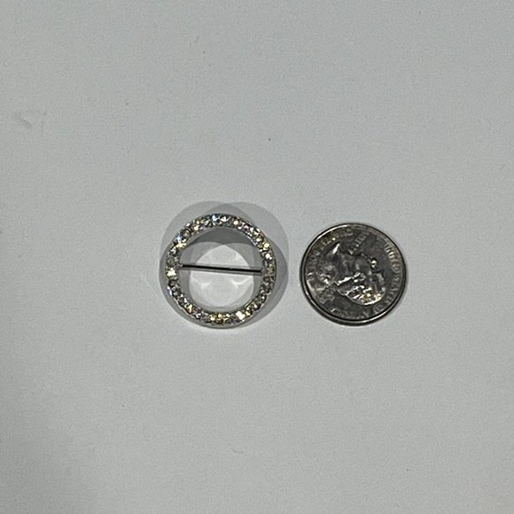 Vintage Unbranded Silver Toned Rhinestone Circle Scarf Pin Brooch - Picture 11 of 11